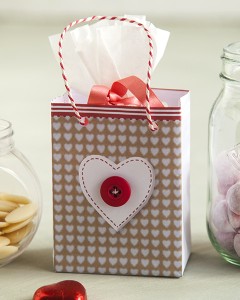 Make a pretty gift bag, FREE download